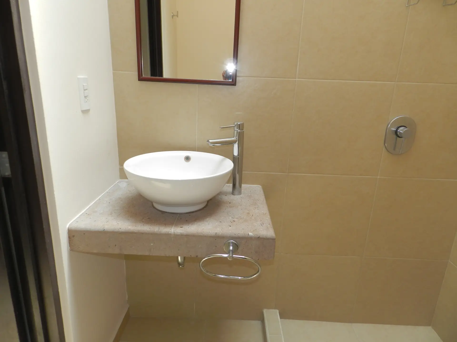 Casa en Renta sobre Avenida Principal – Fraccionamiento El Mirador, Querétaro.